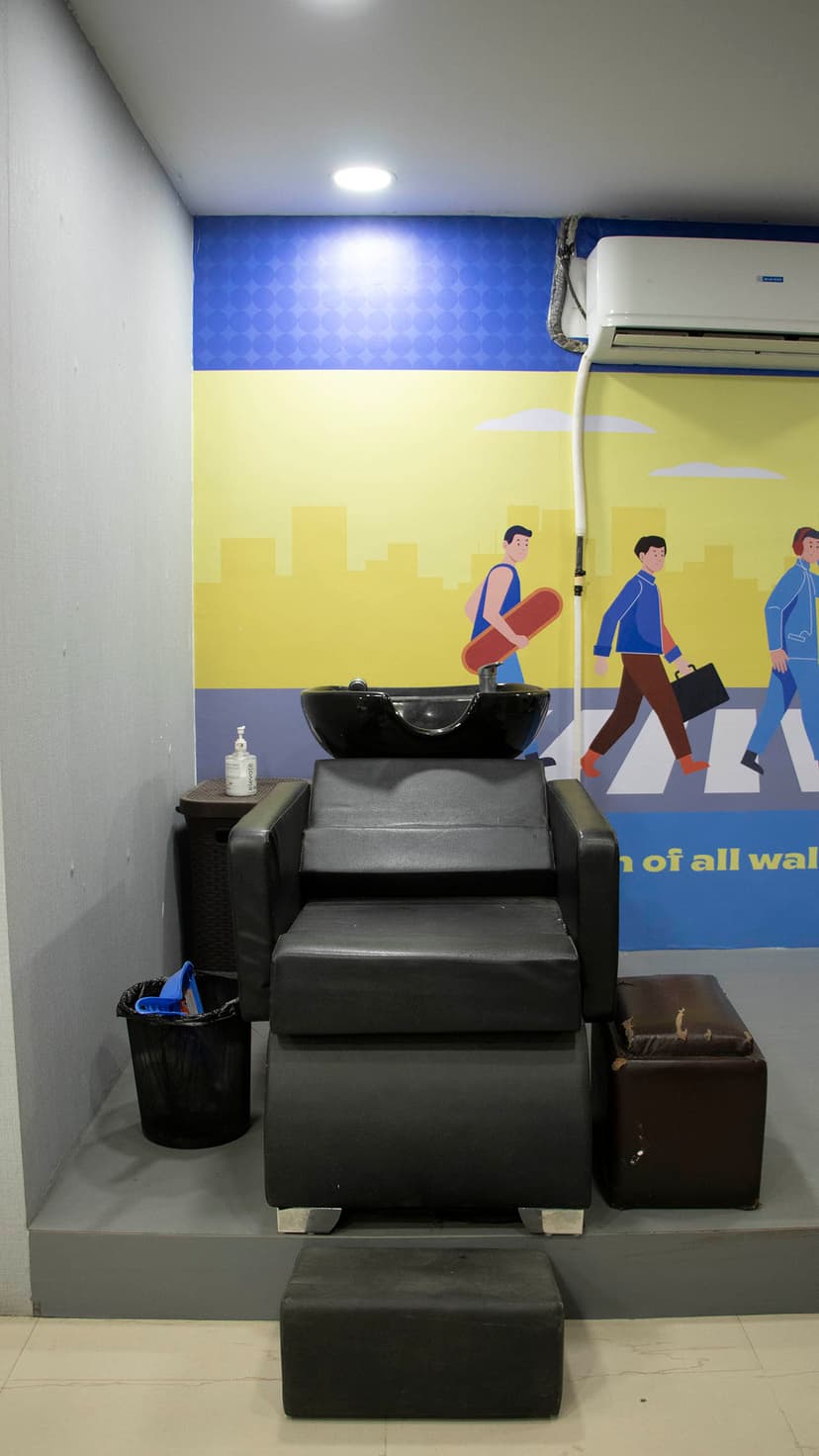 1ST AVENUE - image 3